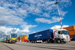 公路运输比重下降 未来铁路与水路或将扛起货物运输大梁