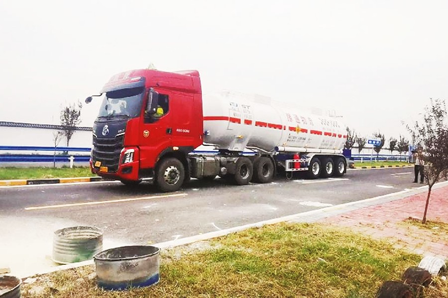 乘龙H5超轻版助力河南省危运处置大比武，成道路货物运输新标杆